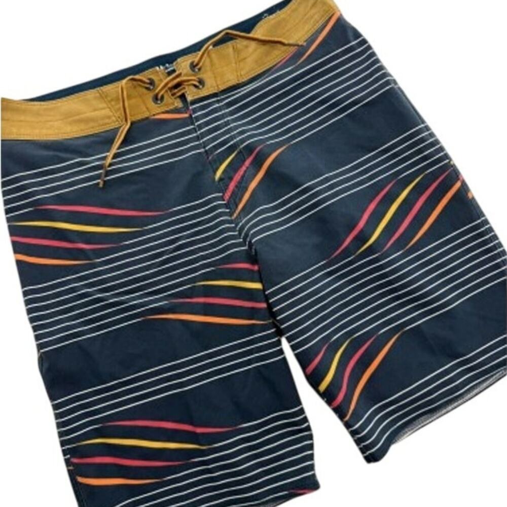 Billabong Platinum X Sundays Men's Striped Board Shorts 28 NWOT